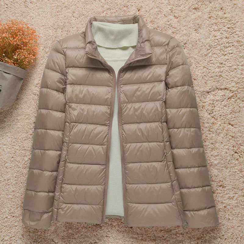 Daphne Mid-Season Jacket Women – Lightweight Down Jacket with Elegant Hood & Slim Fit