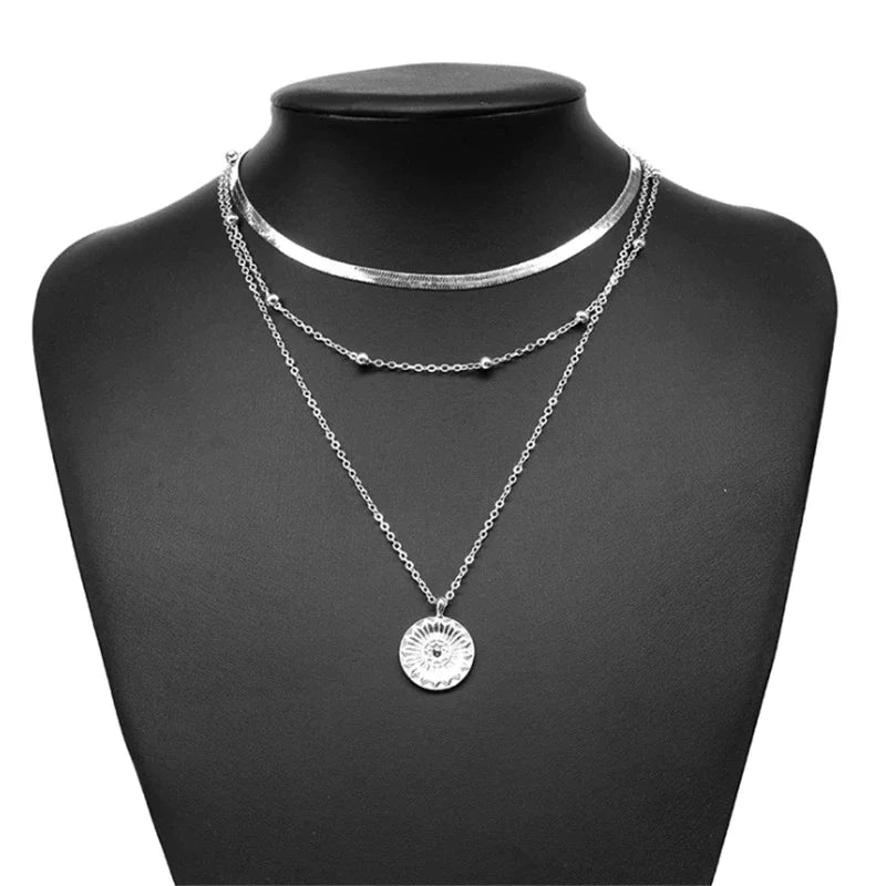 Women’s Round Pendant Necklace – Handcrafted Design for Elegant and Sentimental Gifting