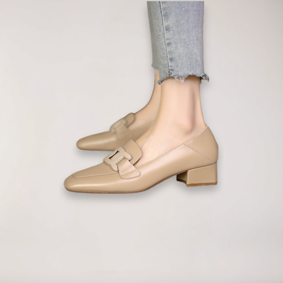 Women’s Structured Casual Shoes – Refined Low-Profile Design for All-Day Styling