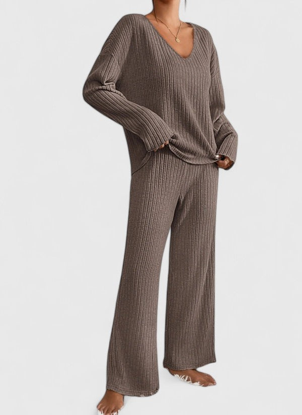 V-Neck Knit Women's Sweater – Lightweight Feel & Flattering Silhouette