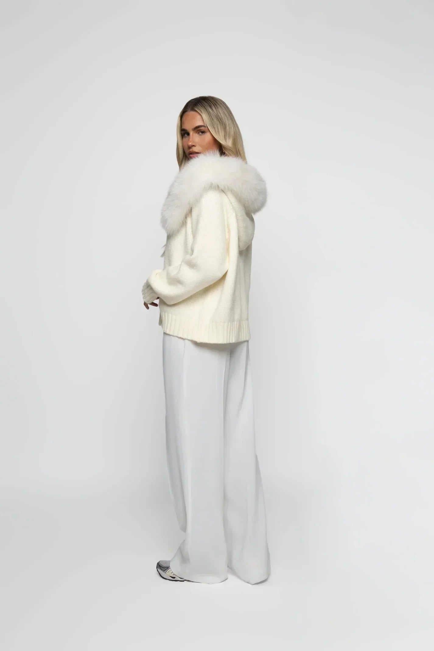 Janelle Women's Jacket – Elegant Wool Jacket with Fur-Lined Hood
