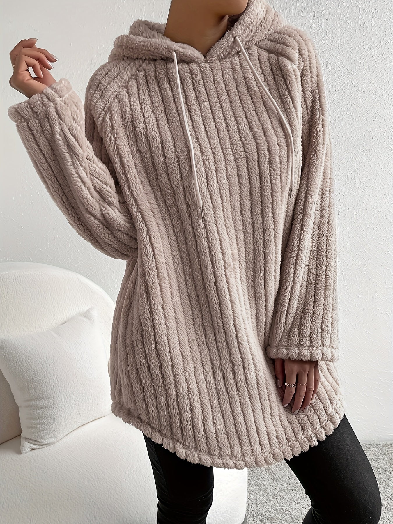 Sweatshirt With Hood For Women – Teddy Style With Raglan Sleeves And Curved Hem