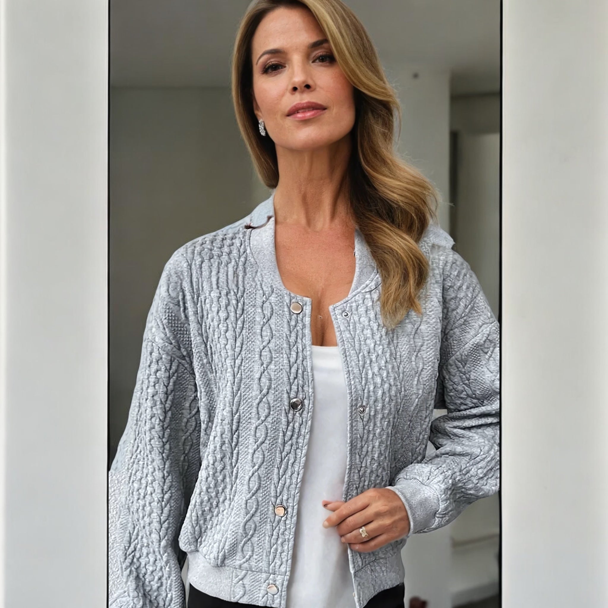 Meret Knit Vest Women – Lightweight and soft vest with front opening and elegant modern cut