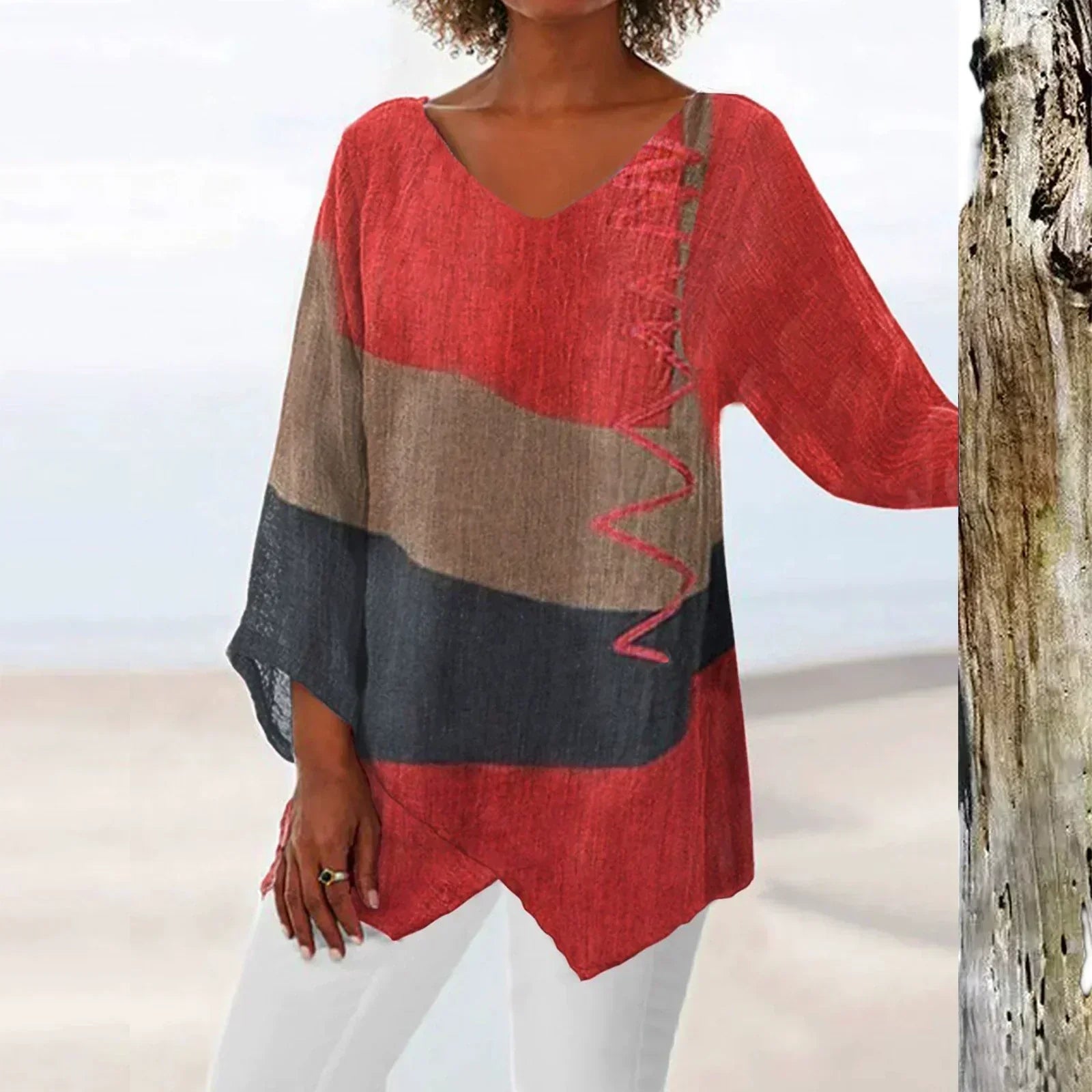Solange Top Femme – Two-tone Design with V-neck & Flattering Cut for Comfort and Style