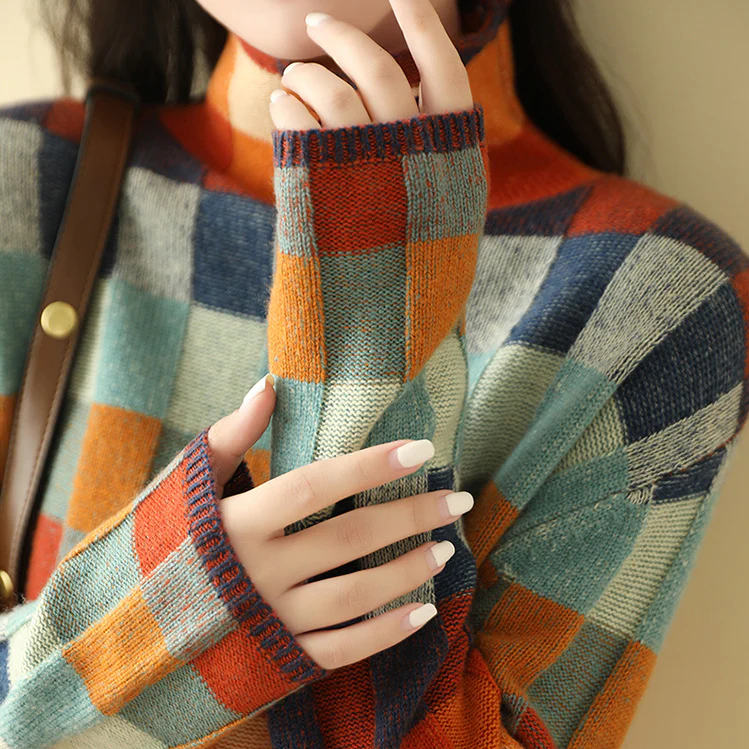 Scarlett Women's Sweater – Luxurious Cashmere Plaid Sweater with Elegant Style & Ultimate Comfort