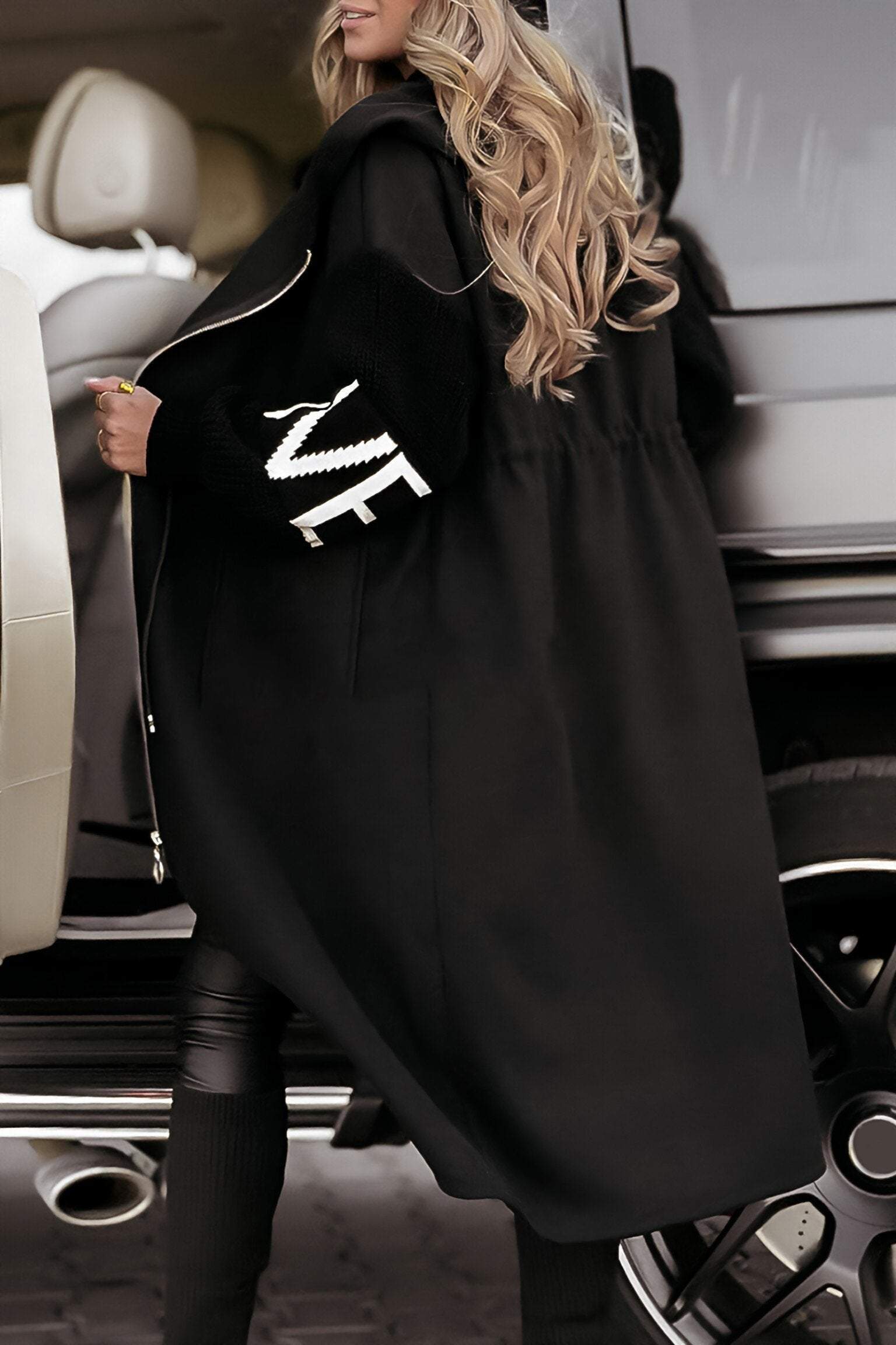 Adelaide Patchwork Coat Women – Warm and Stylish Jacket with Modern and Elegant Design