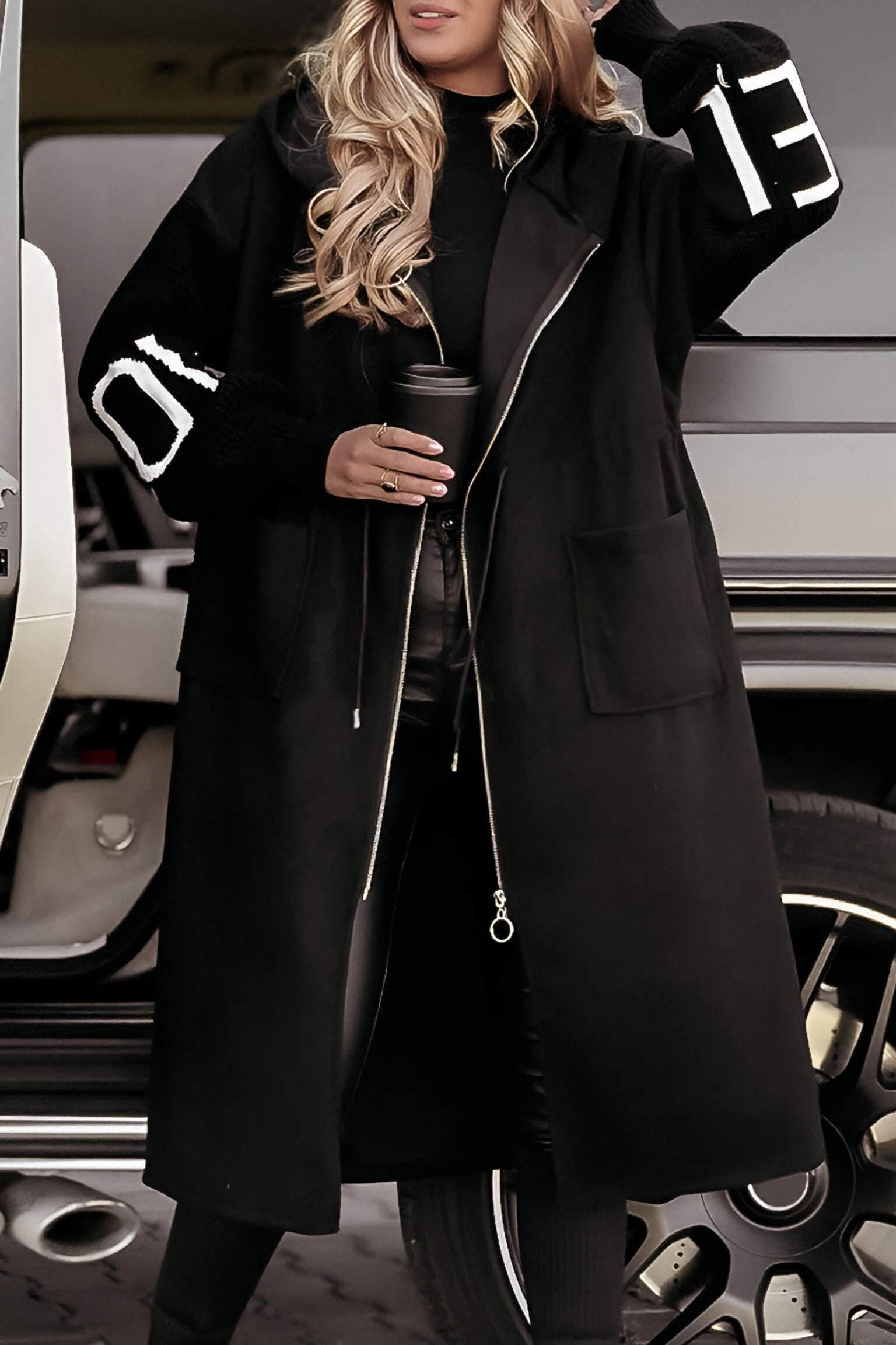 Adelaide Patchwork Coat Women – Warm and Stylish Jacket with Modern and Elegant Design