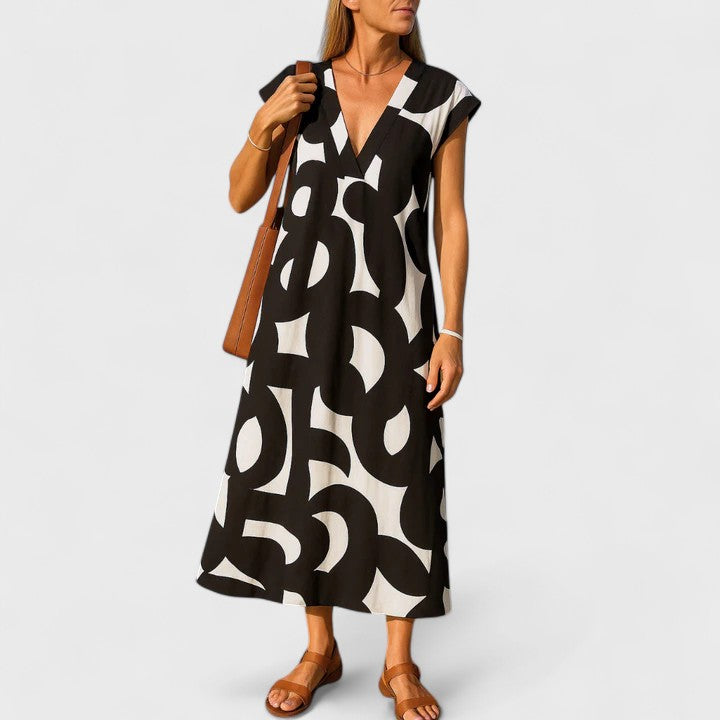 V-Neck Dress – Lightweight Feel & Flattering Silhouette